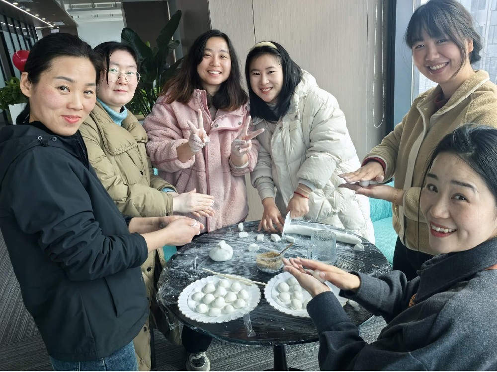 欢乐闹元宵，佳节共团圆